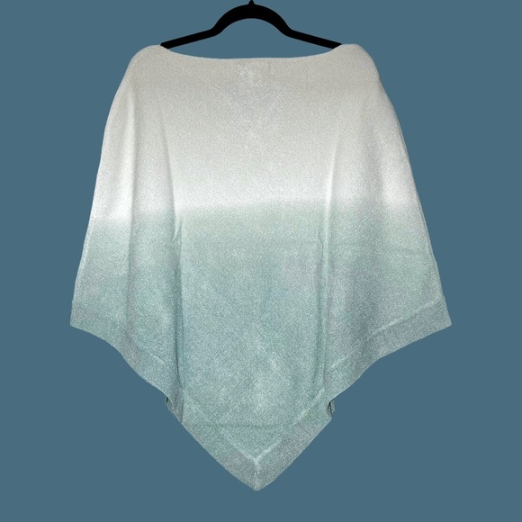NWT Barefoot Dreams CozyChic Ultra Lite® Ocean Breeze Poncho Ombré Waterfall, OS - Picture 3 of 13